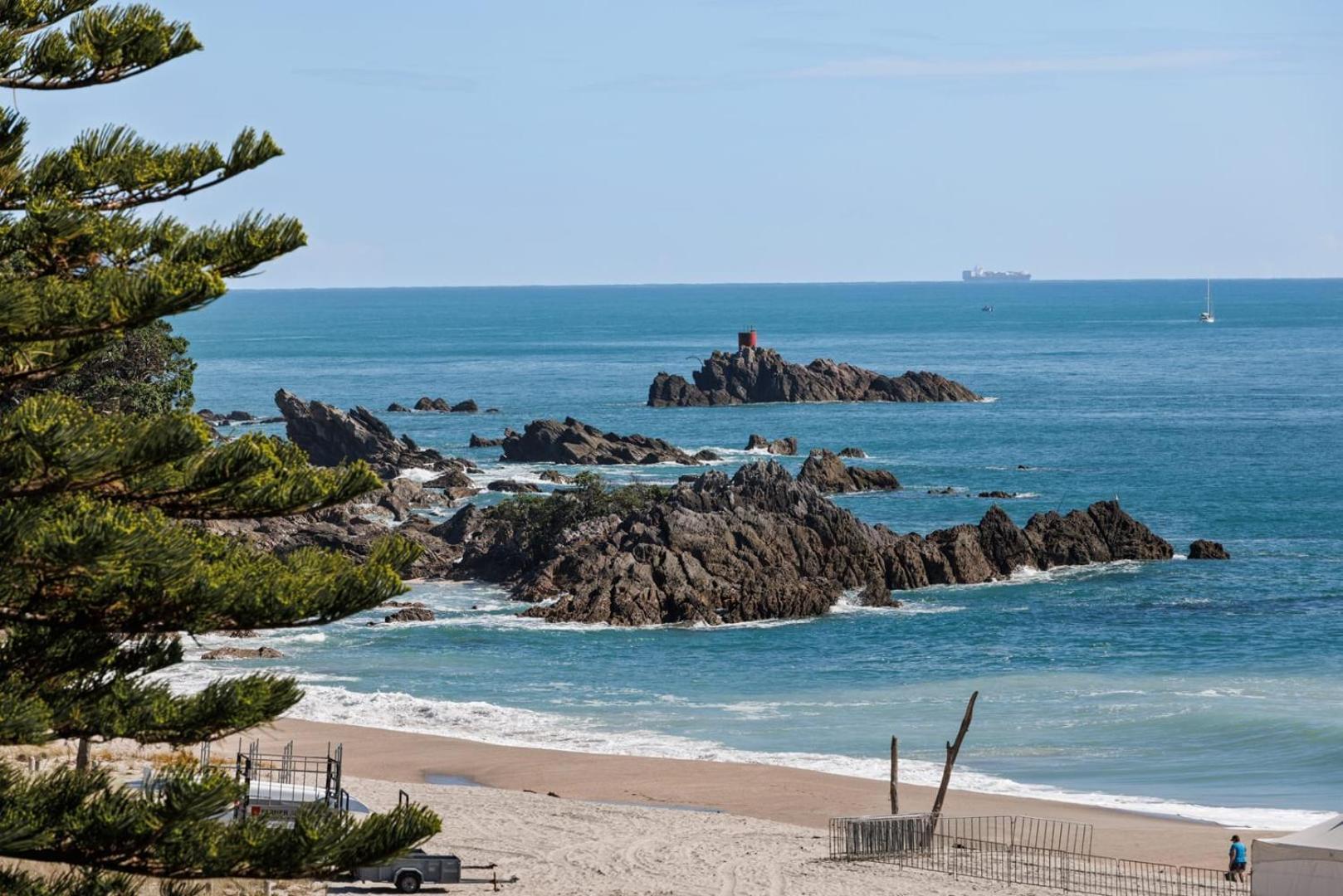 Oceanside Bliss - Absolute Beachfront - Uninterrupted Ocean Views With Pool ماوْنت مونغانيو المظهر الخارجي الصورة